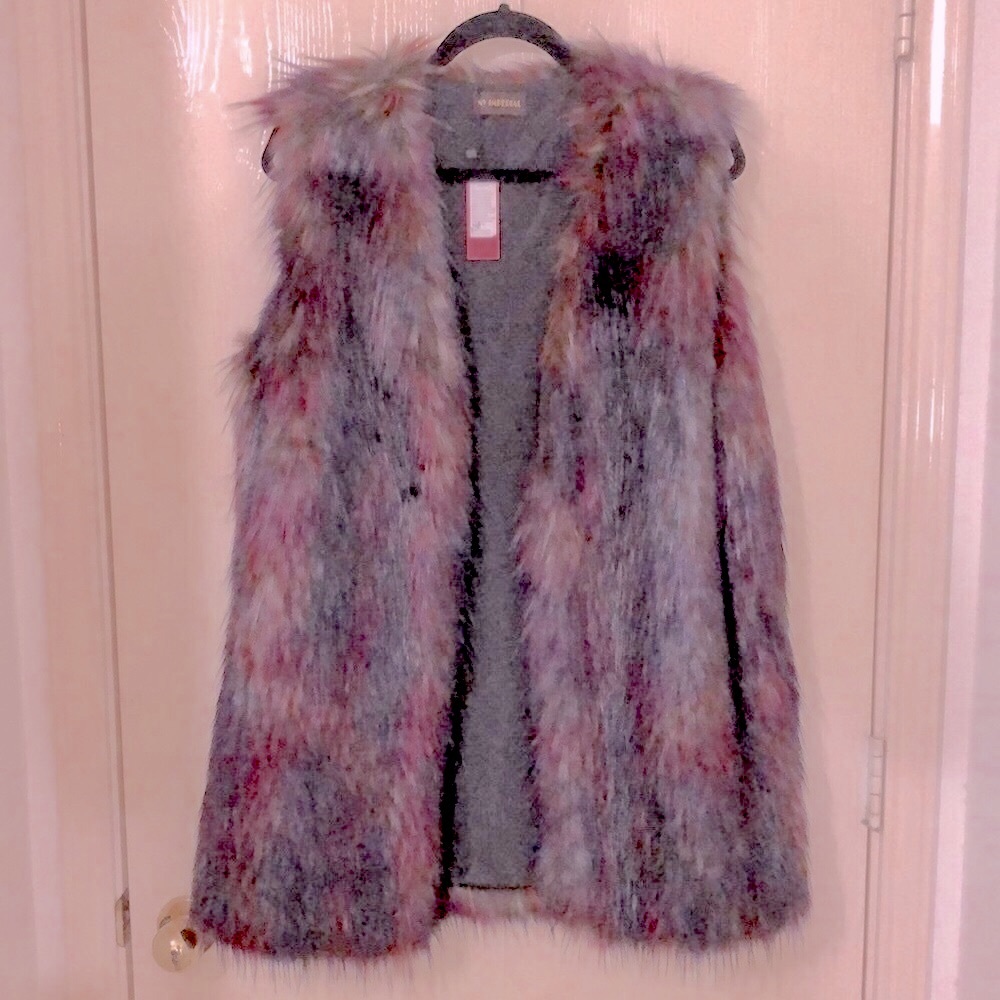 Women beautiful faux fur vest jacket